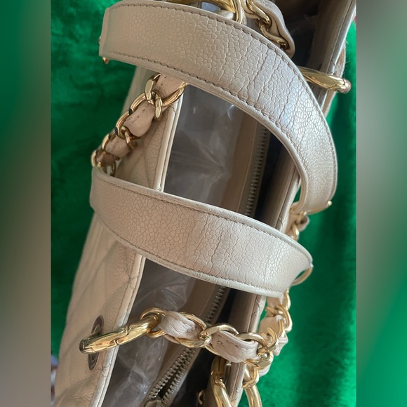 CHANEL Caviar GST (Beige) - Picture 5 of 17